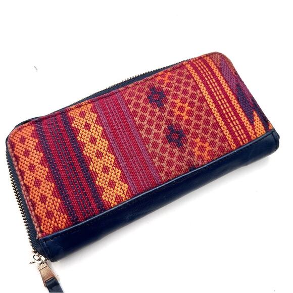 KILIM Style women's blue leather zip around wallet - Picture 7 of 14